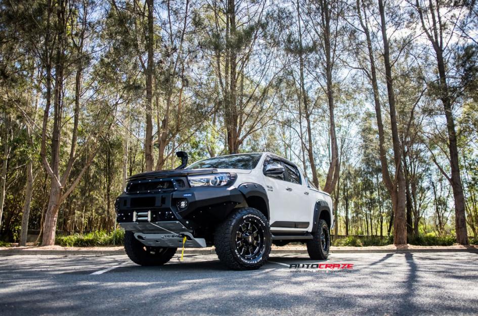 TOYOTA HILUX N80 4WD MO962 GLOSS BLACK